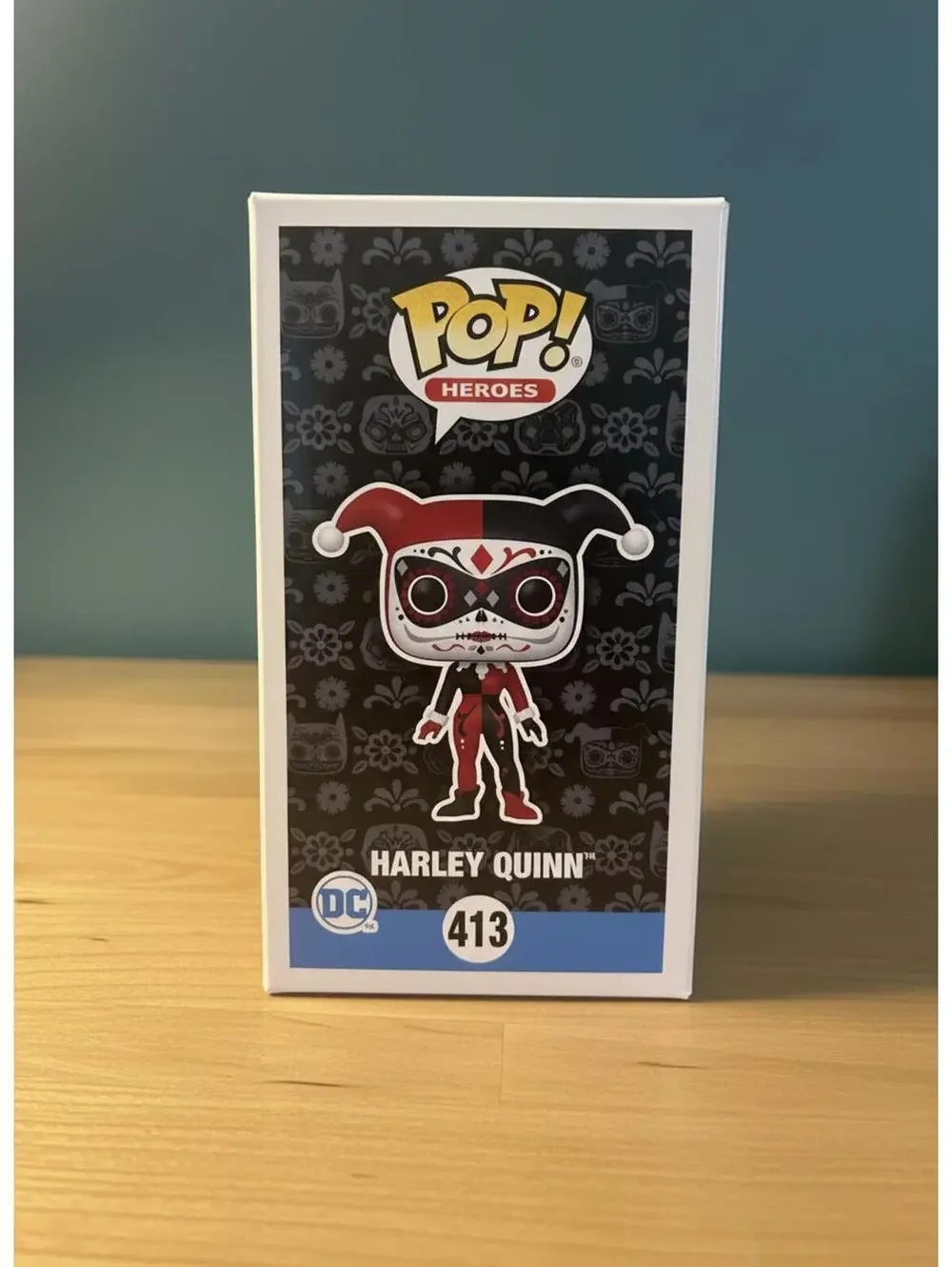 Funko Pop! DC Super Heroes Harley Quinn #413 Vinyl Figure - Picture 4 of 4